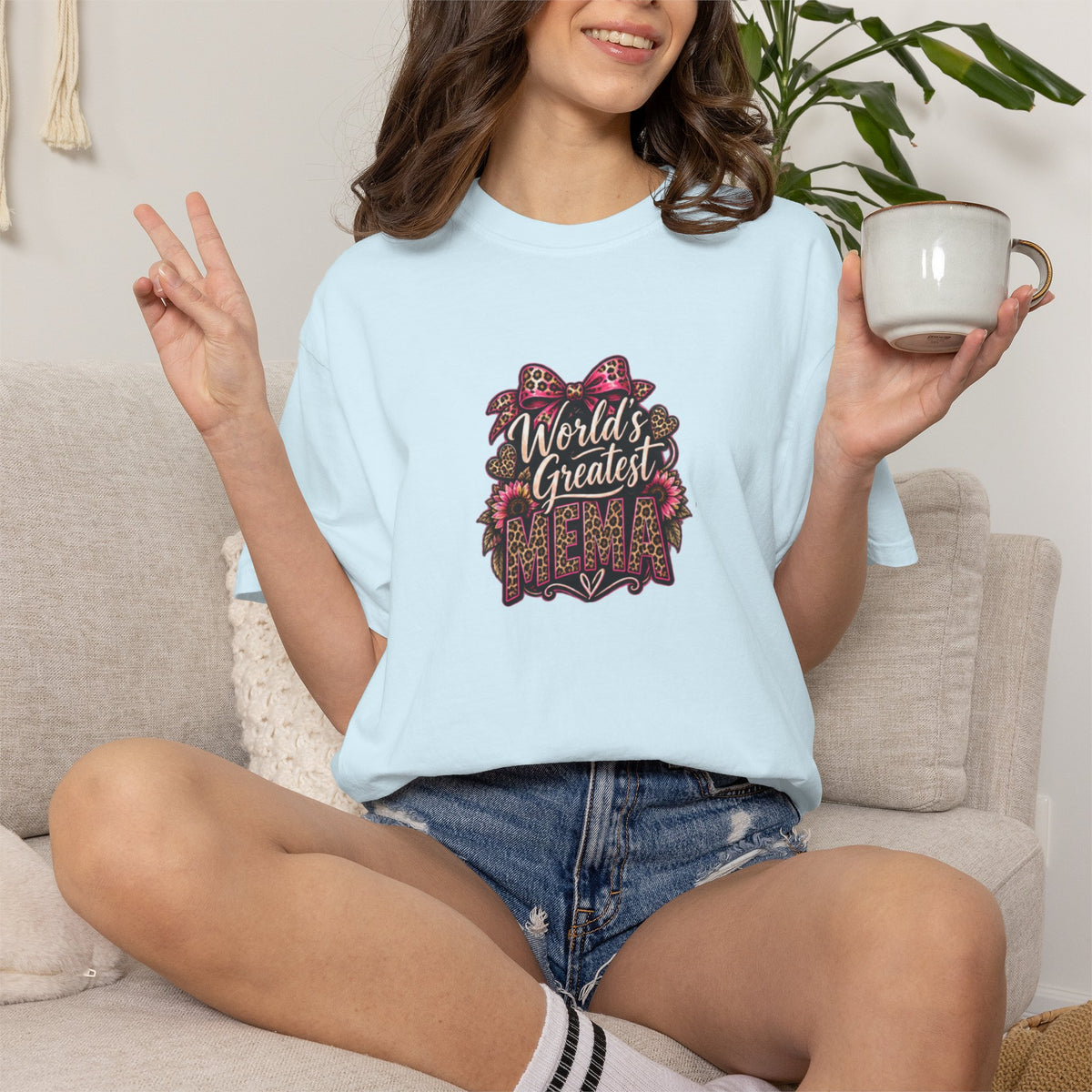 T-Shirt — "World's Greatest Mama" Floral Graphic Tee