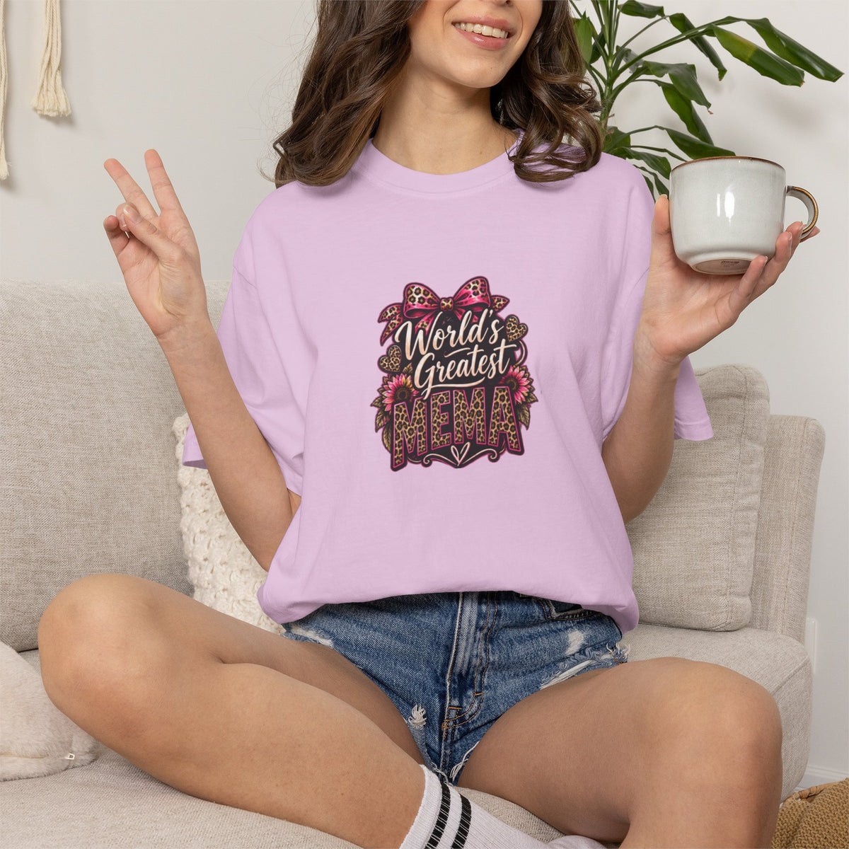 T-Shirt — "World's Greatest Mama" Floral Graphic Tee